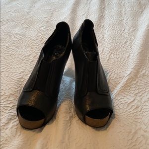 Black Vince Camuto heels